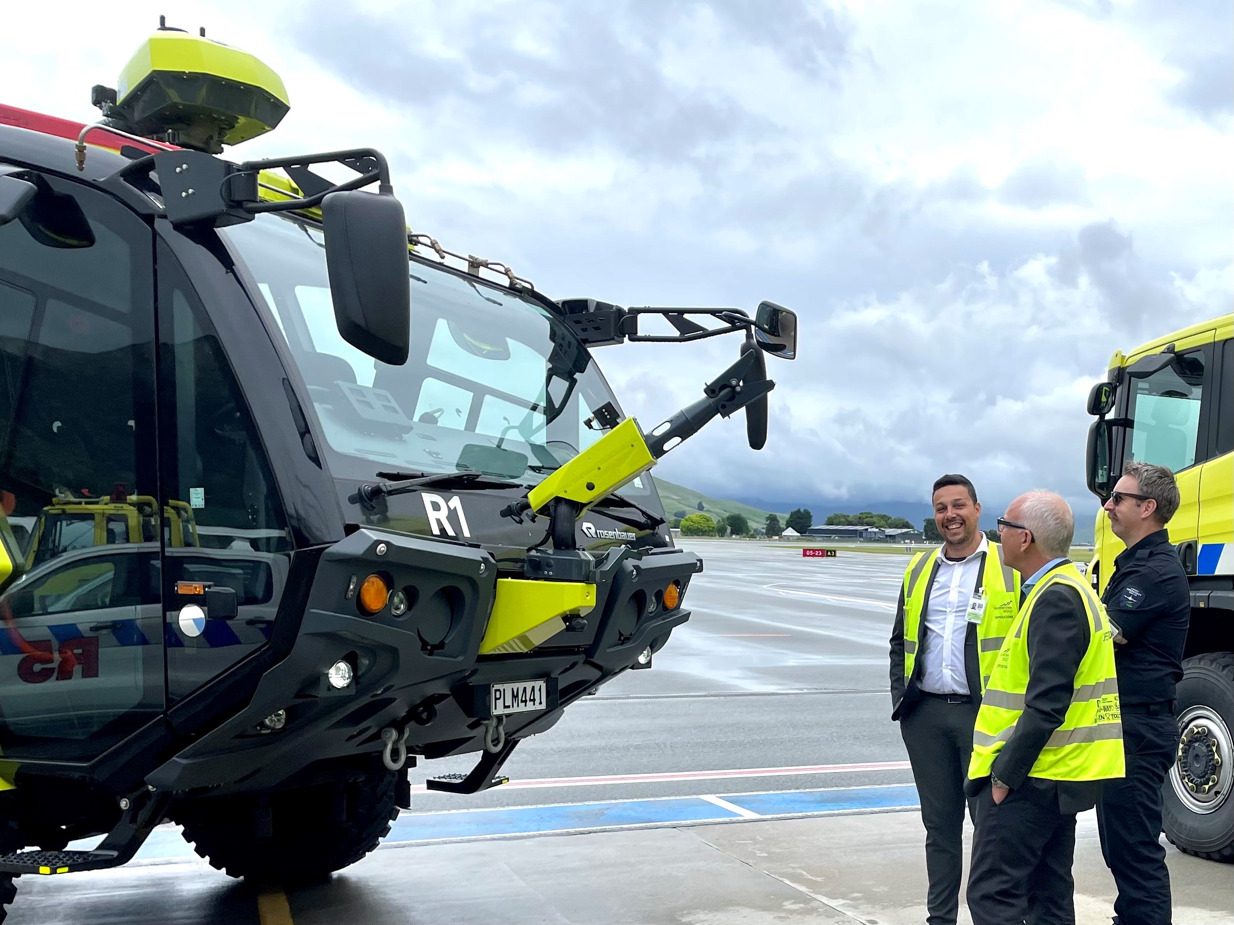 new-rosenbauer-panther-aircraft-rescue-and-firefighting-vehicle